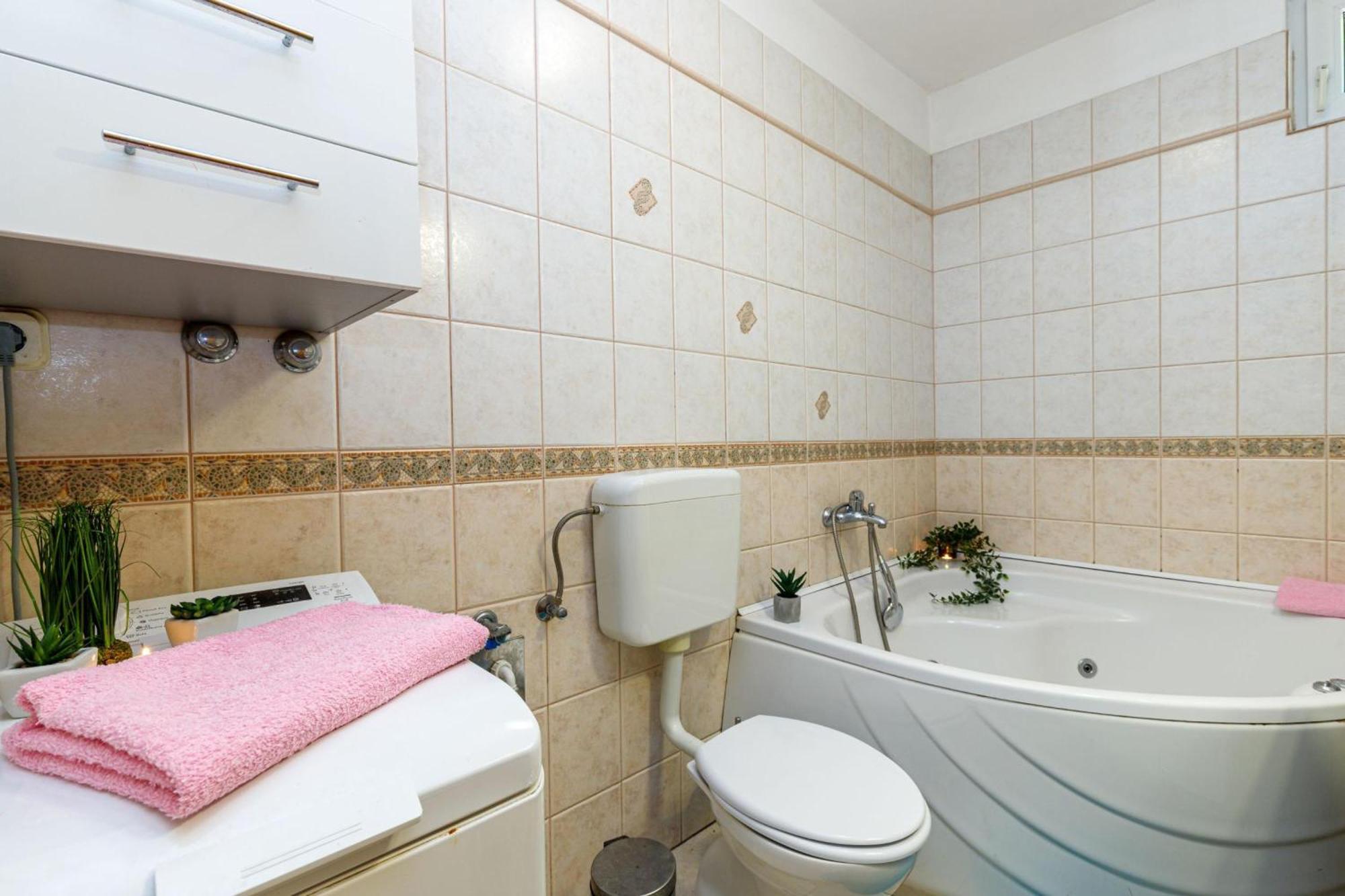 Seaview Apartment Tina Krk Island - Happy Rentals Krk Town Dış mekan fotoğraf